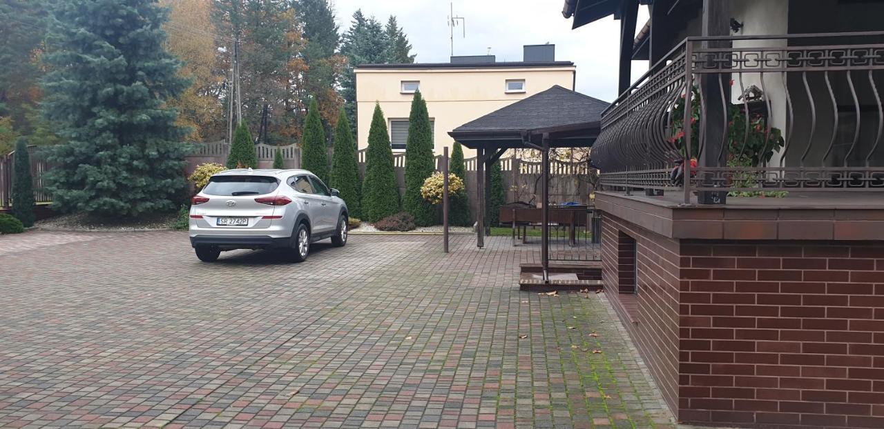 Pokoje Goscinne U Marka Tuszyn Eksteriør bilde