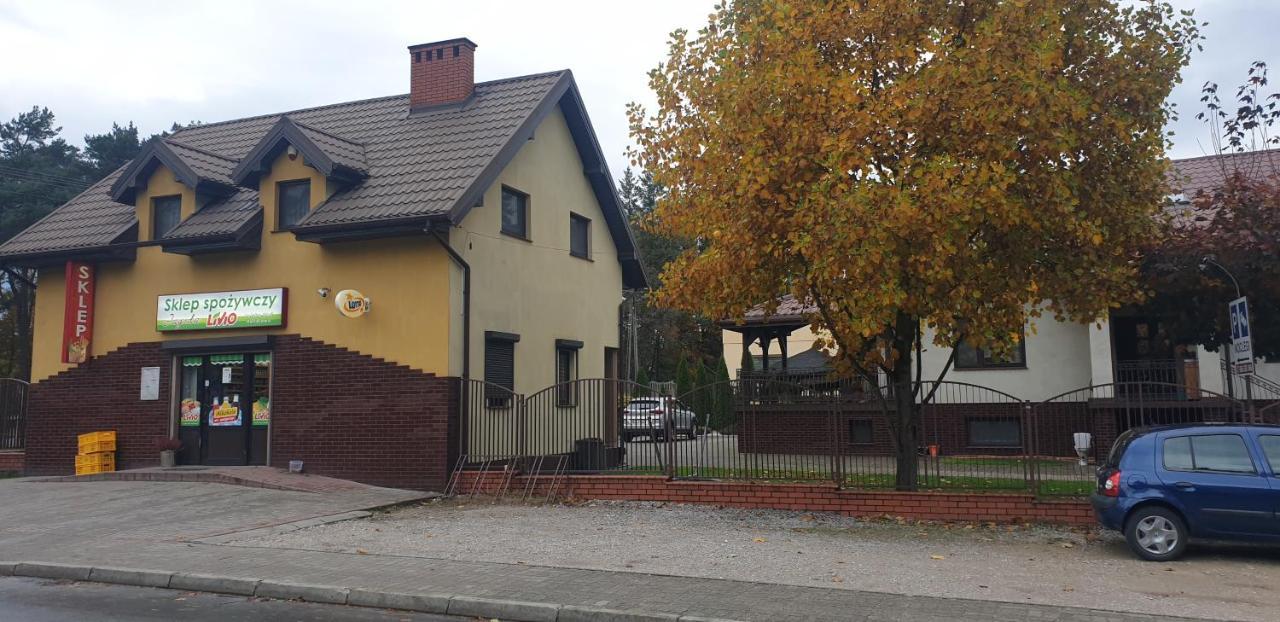 Pokoje Goscinne U Marka Tuszyn Eksteriør bilde